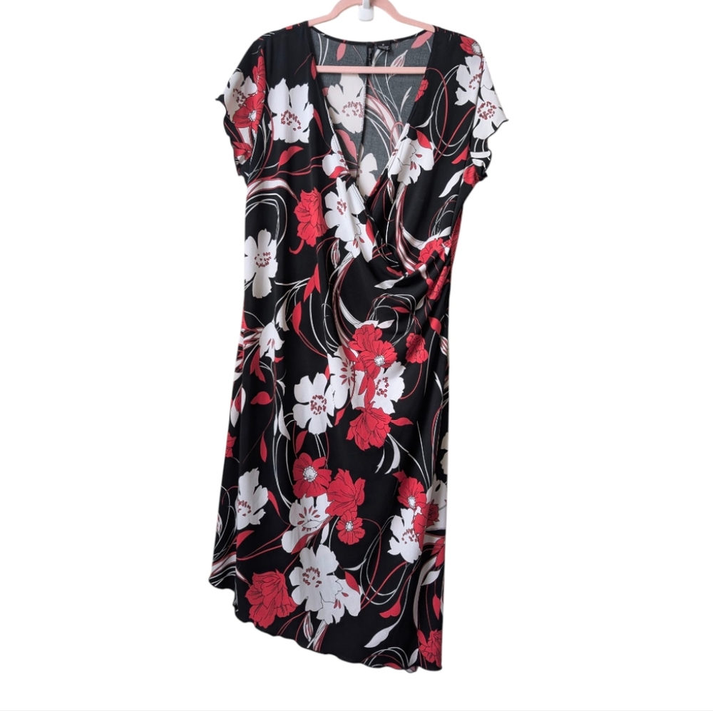 New Directions Black and Red Floral Asymmetrical Dress